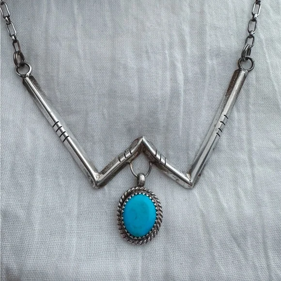 ❣️SALE❣️Vintage turquoise W necklace - Picture 3 of 6